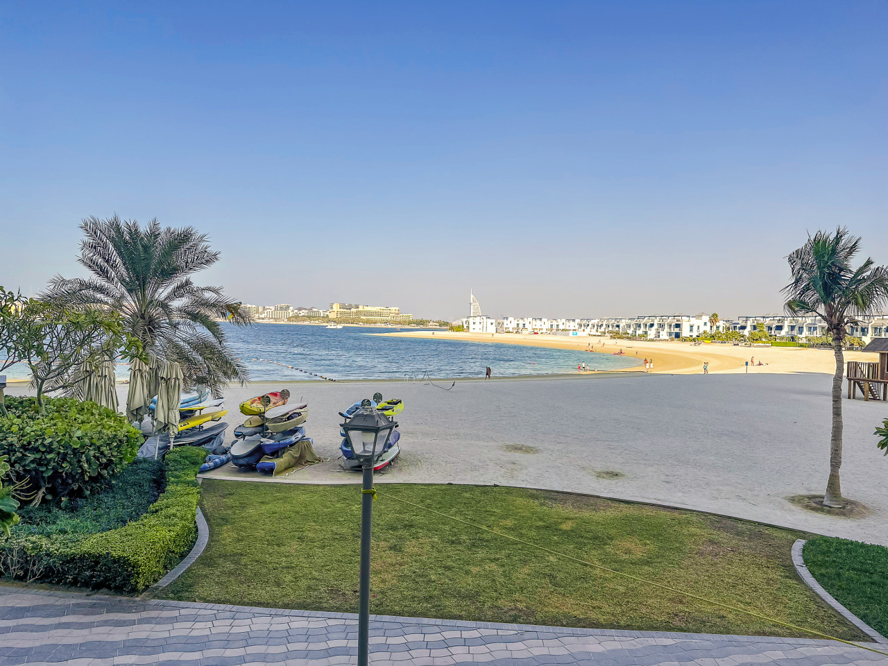 Short-stay at Al Haseer - 4 Beds Palm Holiday Apt — image 35 of 38