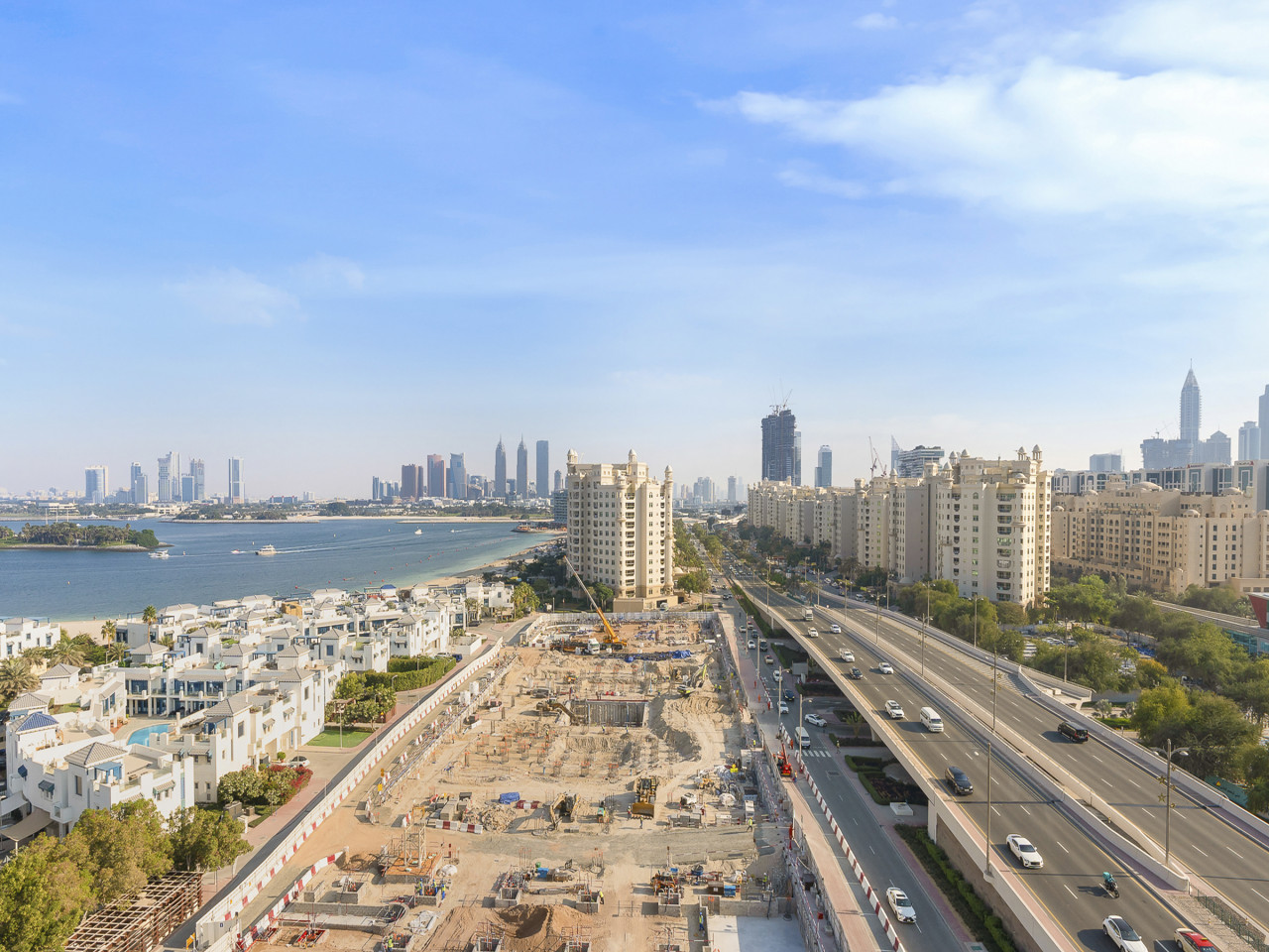 Short-stay at Al Haseer - 4 Beds Palm Holiday Apt — image 30 of 38