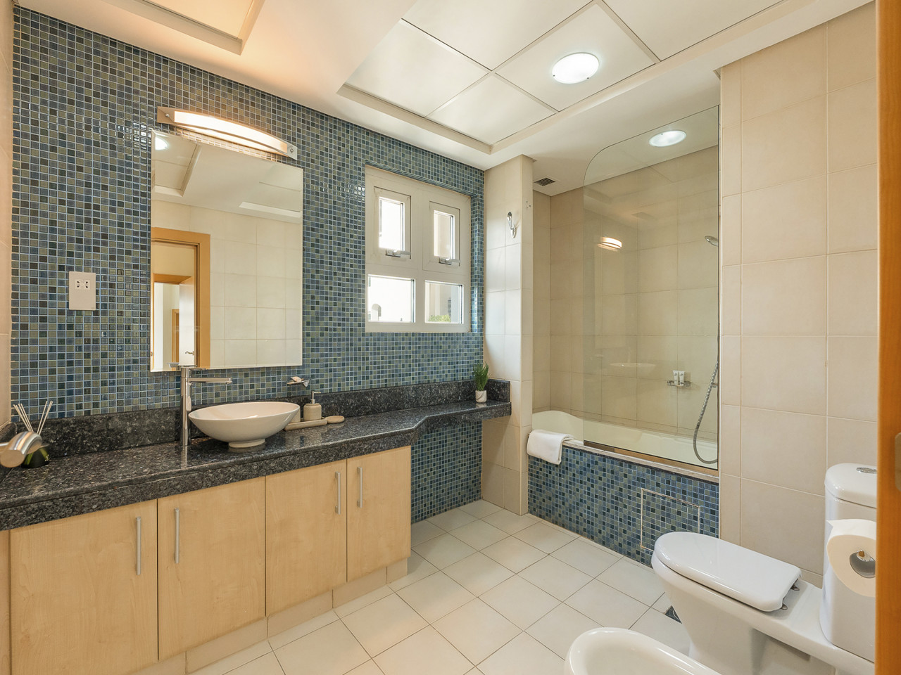 Short-stay at Al Haseer - 4 Beds Palm Holiday Apt — image 18 of 38