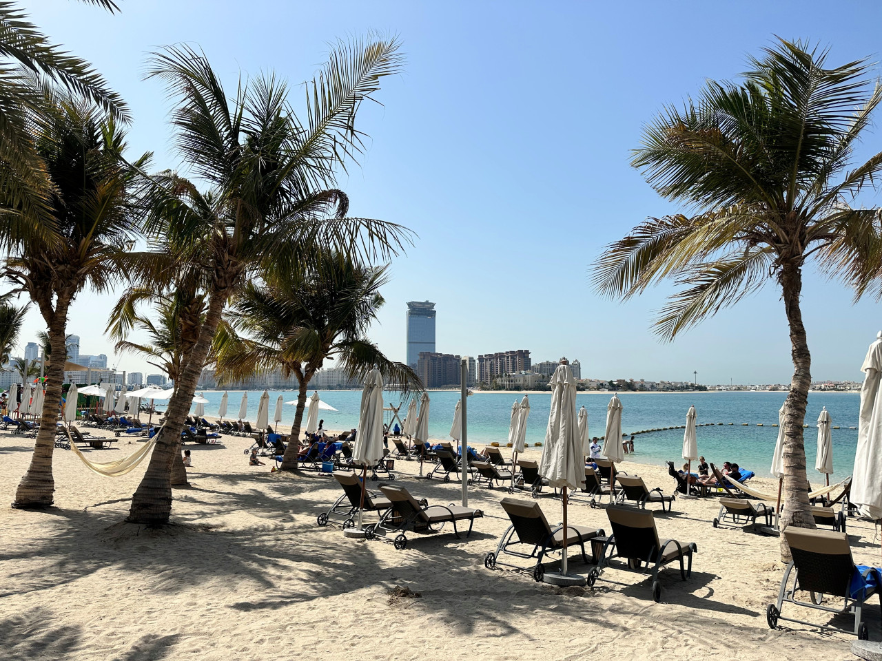 Dream Palm Residence | 3BR Luxury Apartment on Palm Jumeirah — image 6 of 32