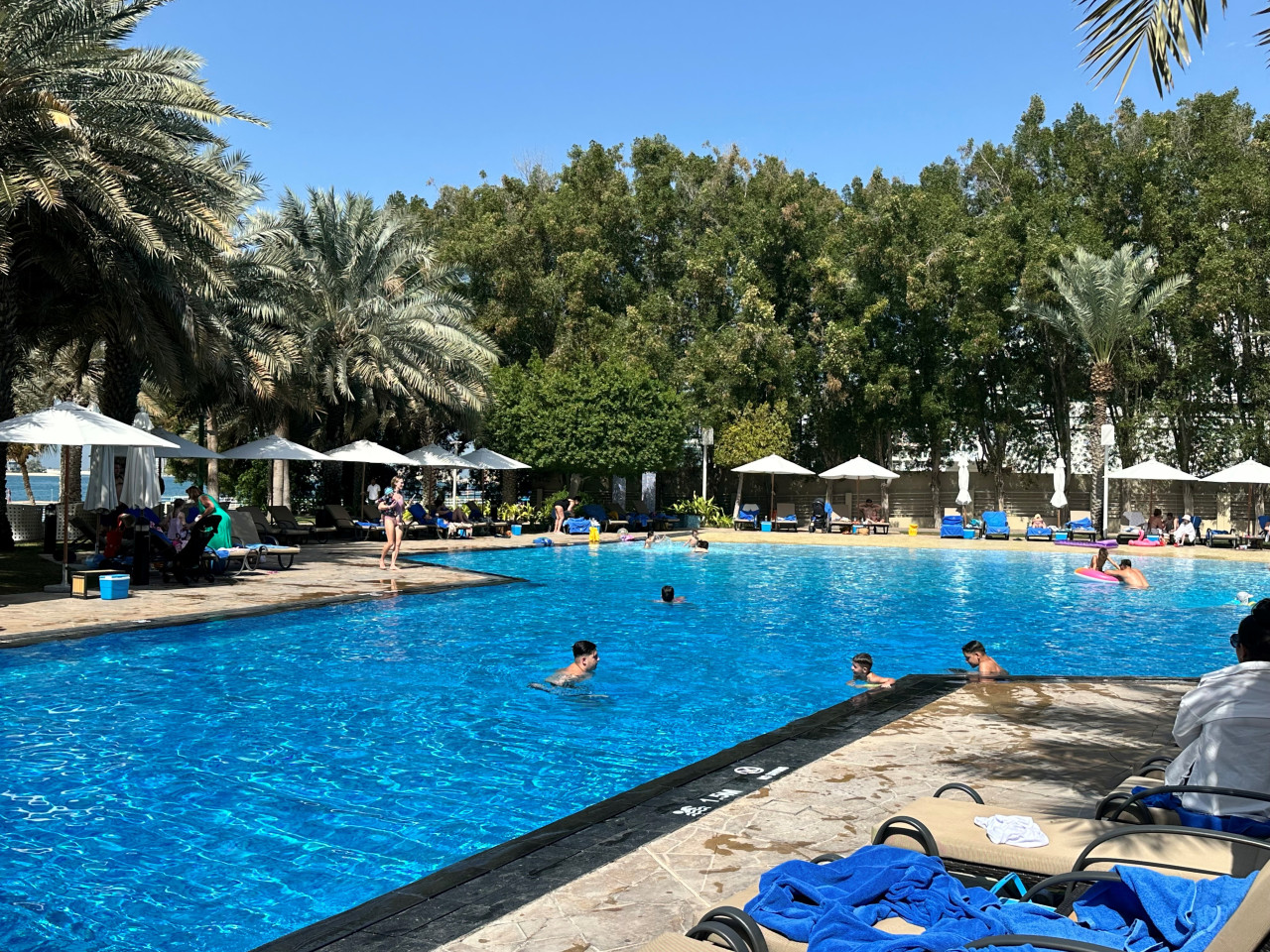 Dream Palm Residence | 3BR Luxury Apartment on Palm Jumeirah — image 27 of 32