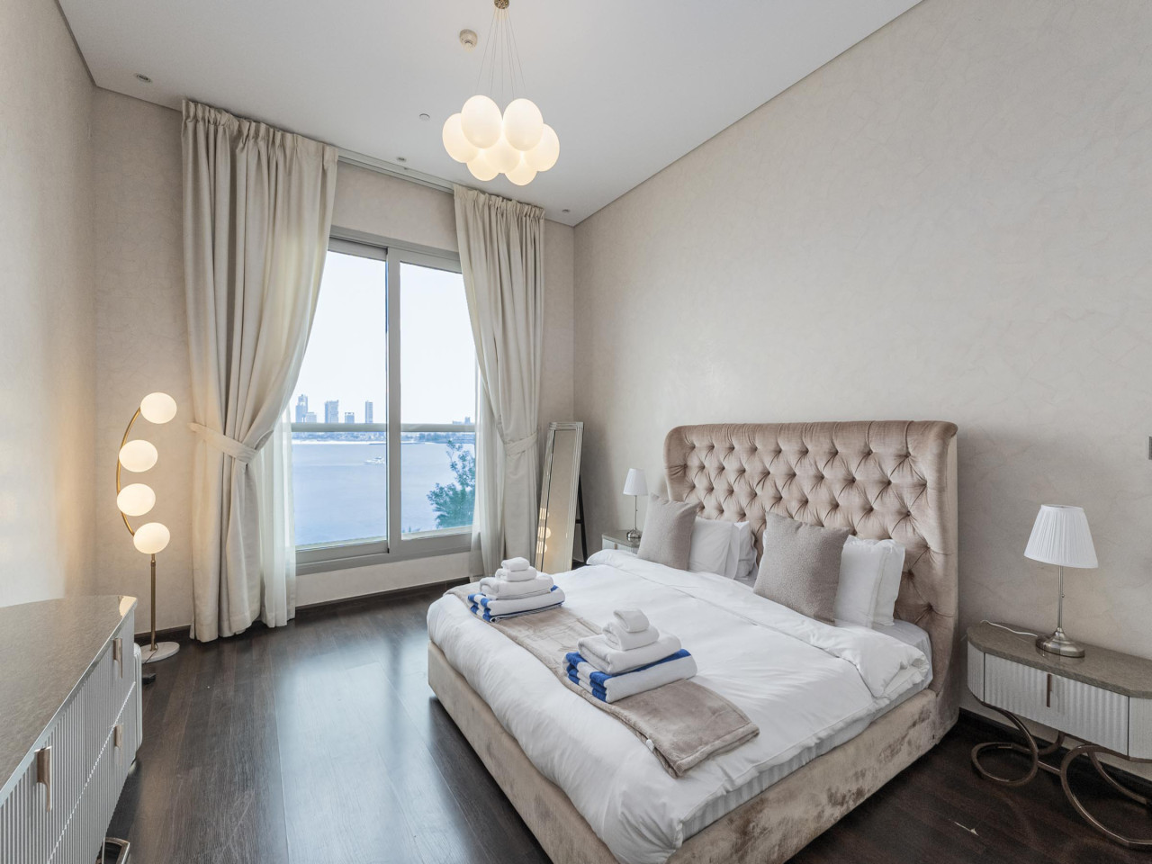 Dream Palm Residence | 3BR Luxury Apartment on Palm Jumeirah — image 18 of 32