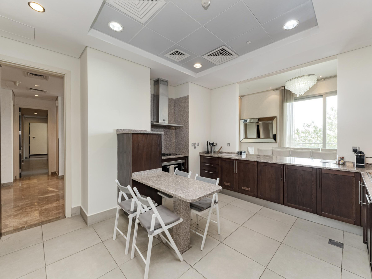 Dream Palm Residence | 3BR Luxury Apartment on Palm Jumeirah — image 10 of 32