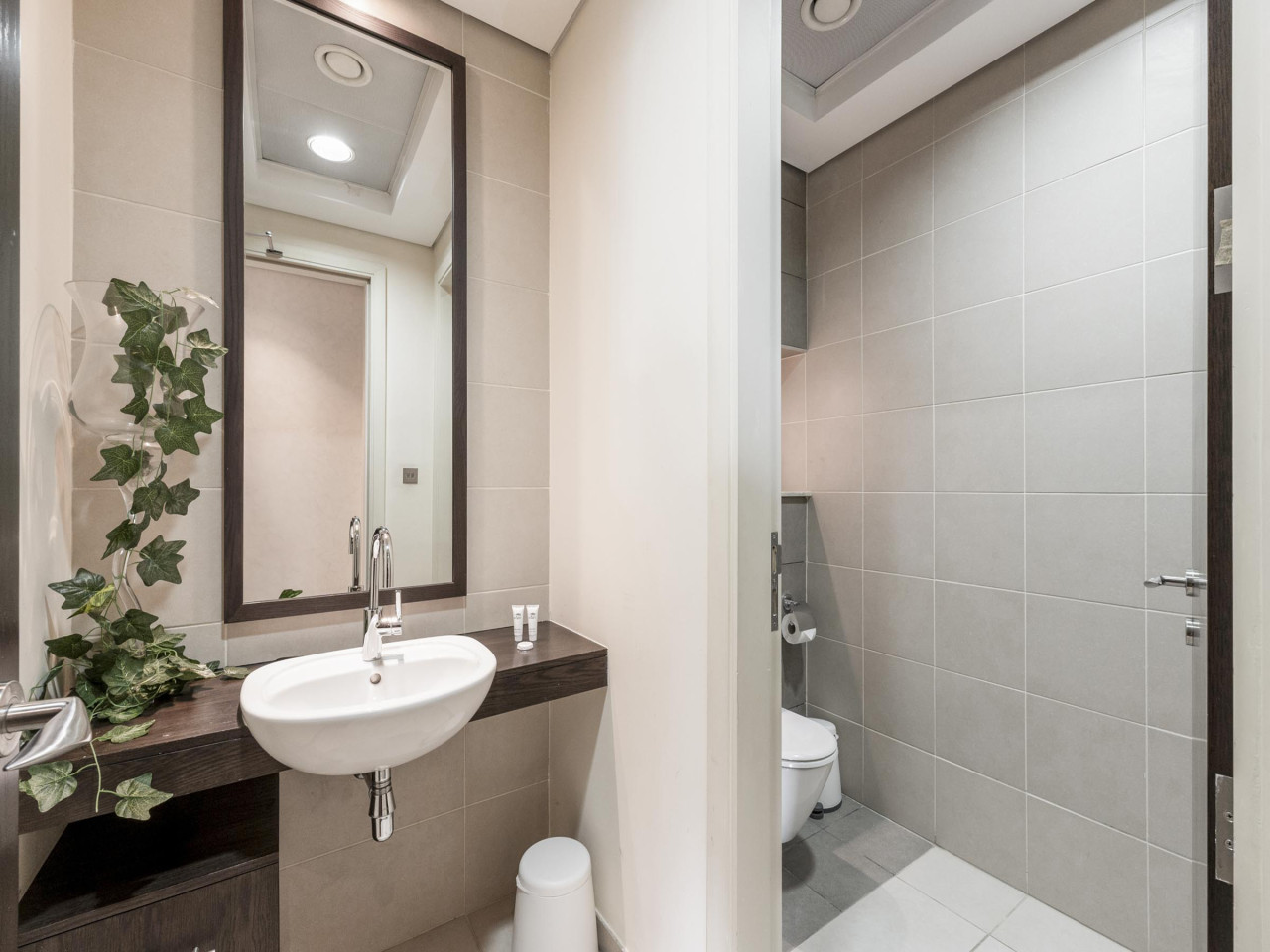 Dream Palm Residence | 3BR Luxury Apartment on Palm Jumeirah — image 14 of 32