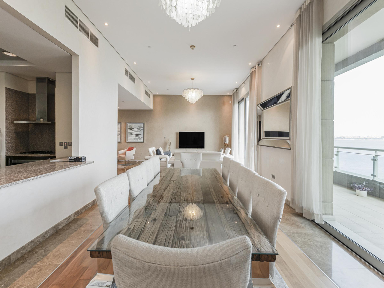 Dream Palm Residence | 3BR Luxury Apartment on Palm Jumeirah — image 9 of 32