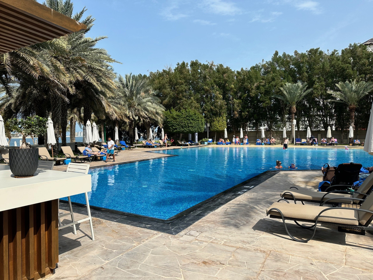 Dream Palm Residence | 3BR Luxury Apartment on Palm Jumeirah — image 28 of 32