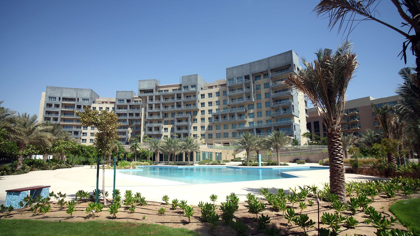 Dream Palm Residence | 3BR Luxury Apartment on Palm Jumeirah — image 26 of 32