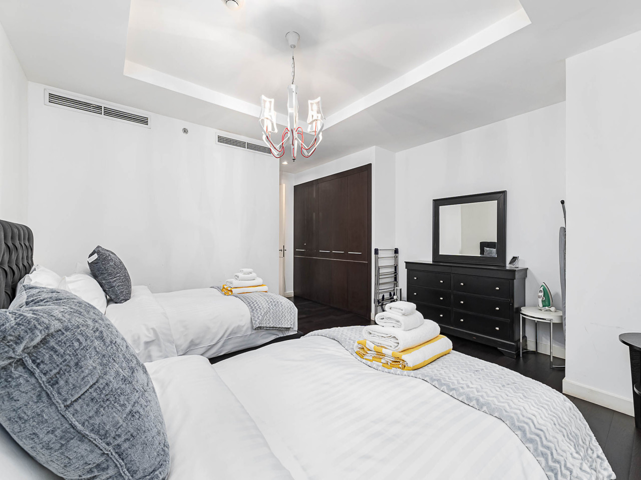 Short stay Limestone House DIFC 2 bedrooms — image 23 of 33