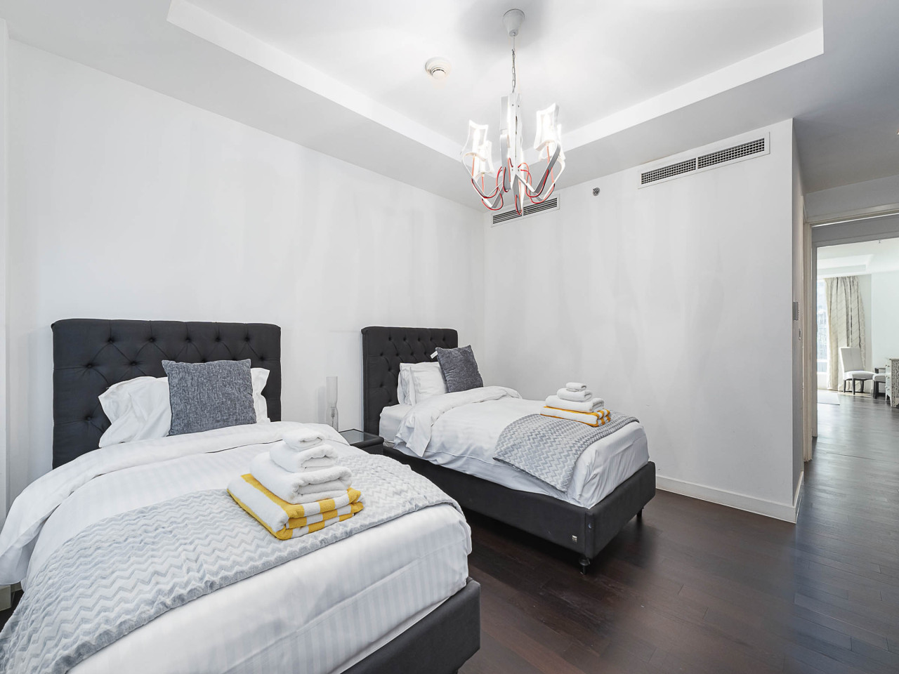 Short stay Limestone House DIFC 2 bedrooms — image 24 of 33