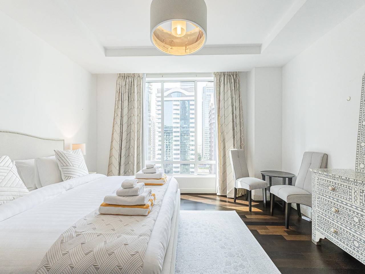 Short stay Limestone House DIFC 2 bedrooms — image 18 of 33