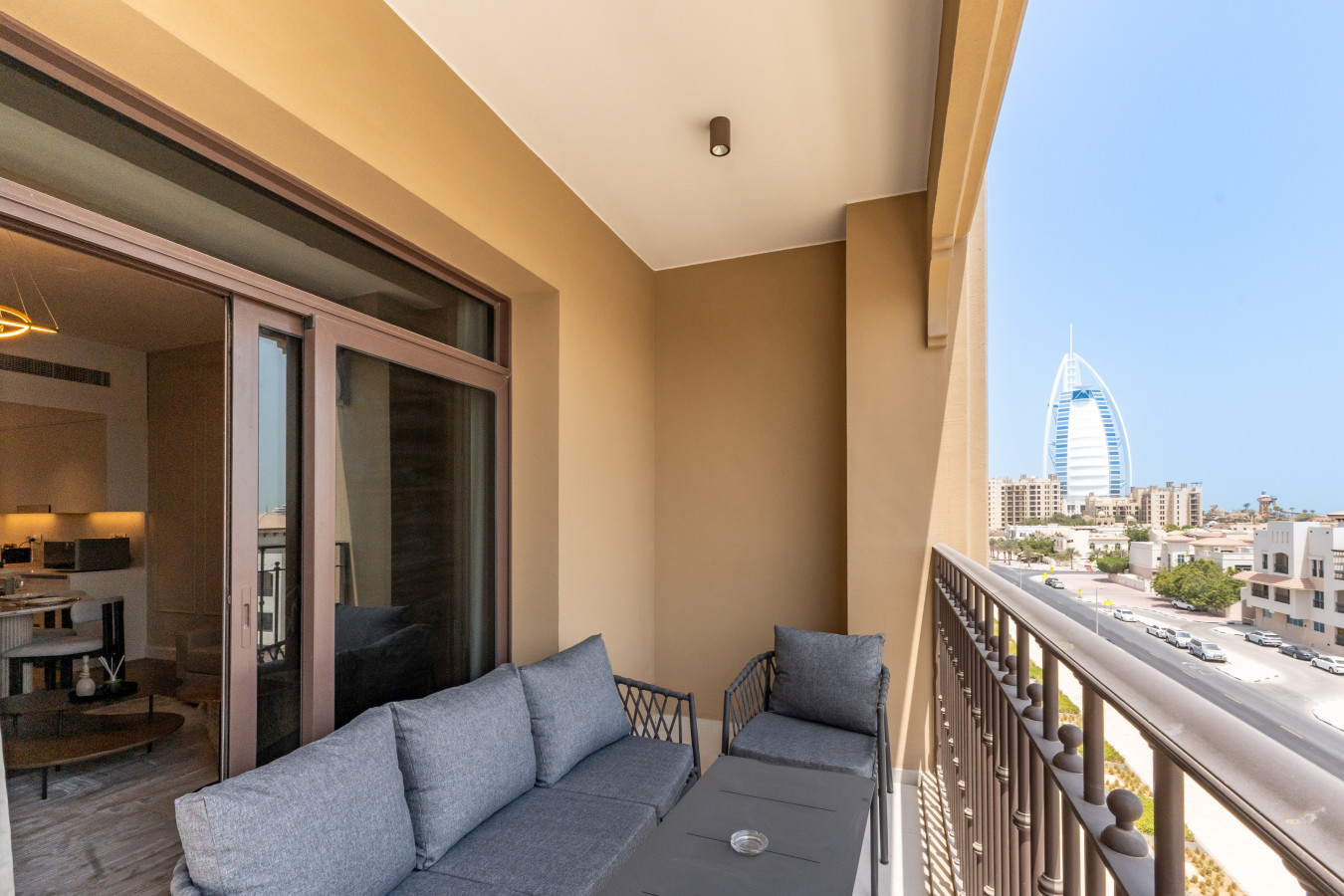 Madinat Jumeirah Living 1 Bedroom Holiday Rental in Jadeel 3 — image 1 of 26