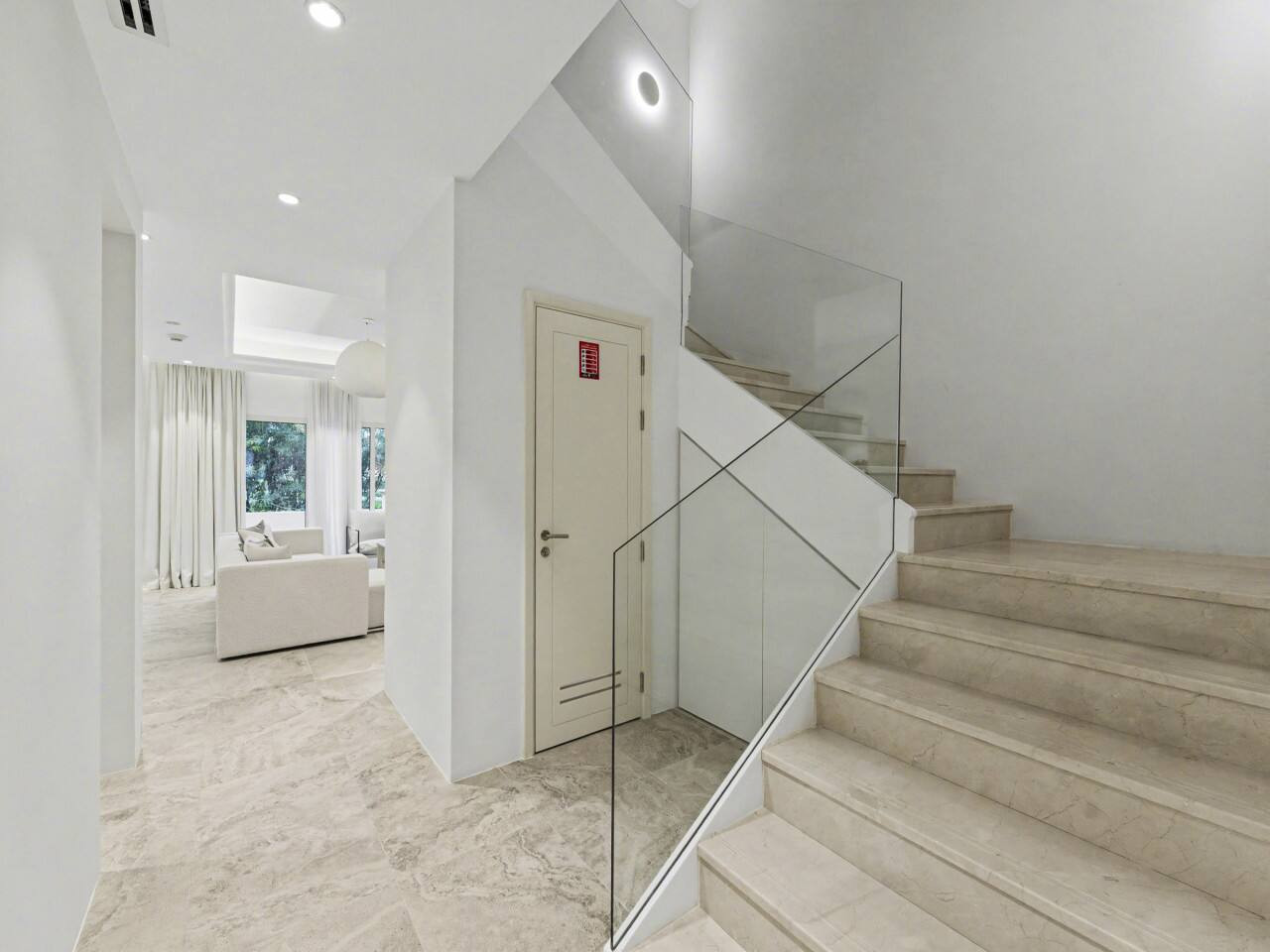 4 Beds Townhouse in Redwood, Jumeirah Golf Estates — image 9 of 41