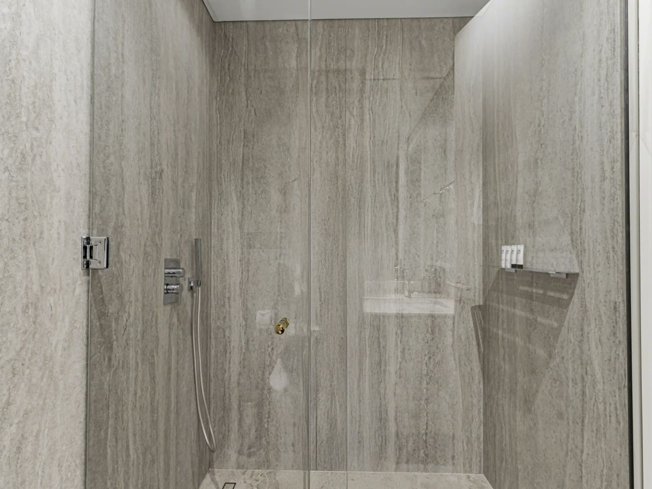 4 Beds Townhouse in Redwood, Jumeirah Golf Estates — image 27 of 41