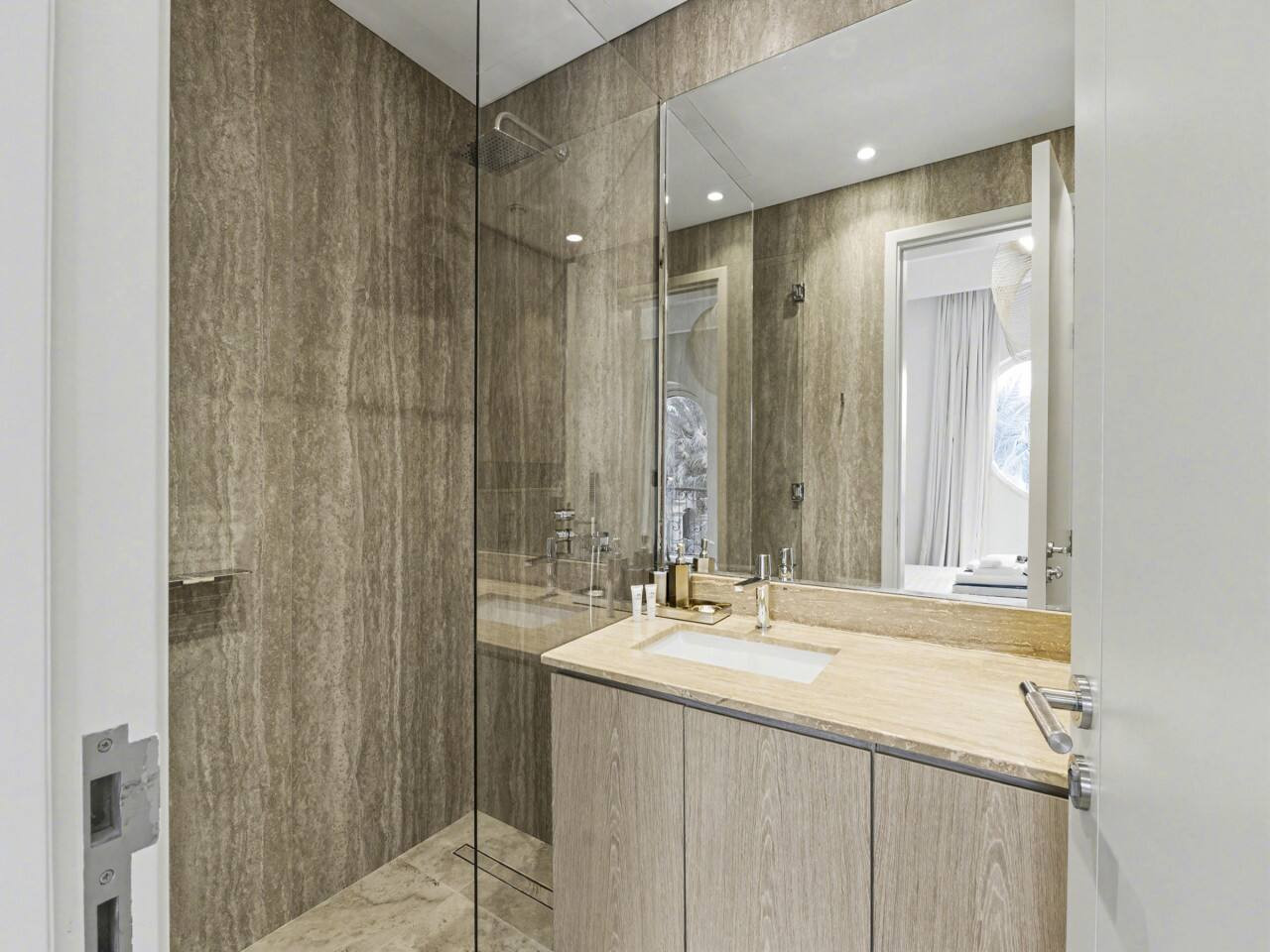 4 Beds Townhouse in Redwood, Jumeirah Golf Estates — image 25 of 41