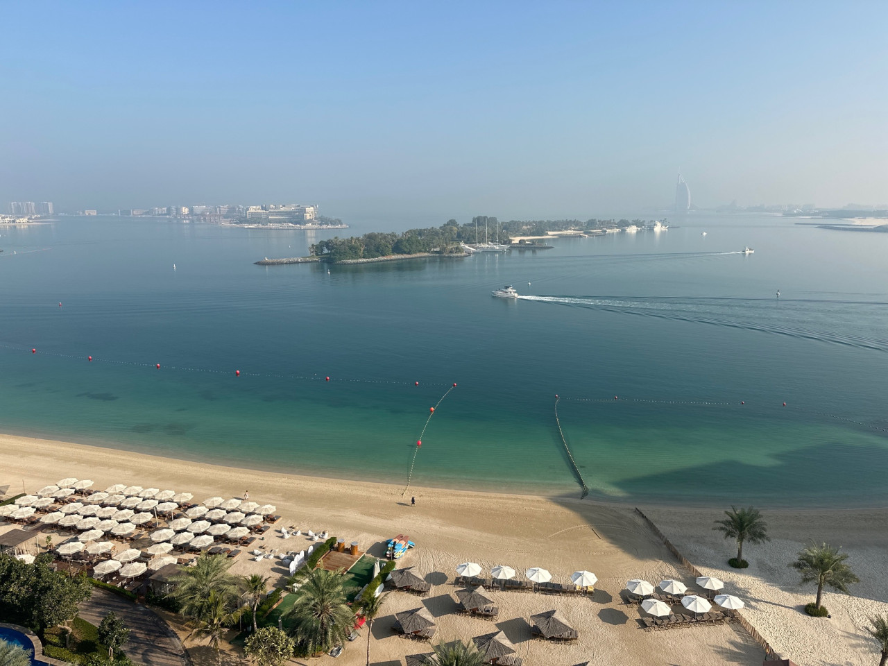 Al Basri, Palm Jumeirah, Beachfront 2BR + Maid’s Room Apartment  Sea Views — image 4 of 33