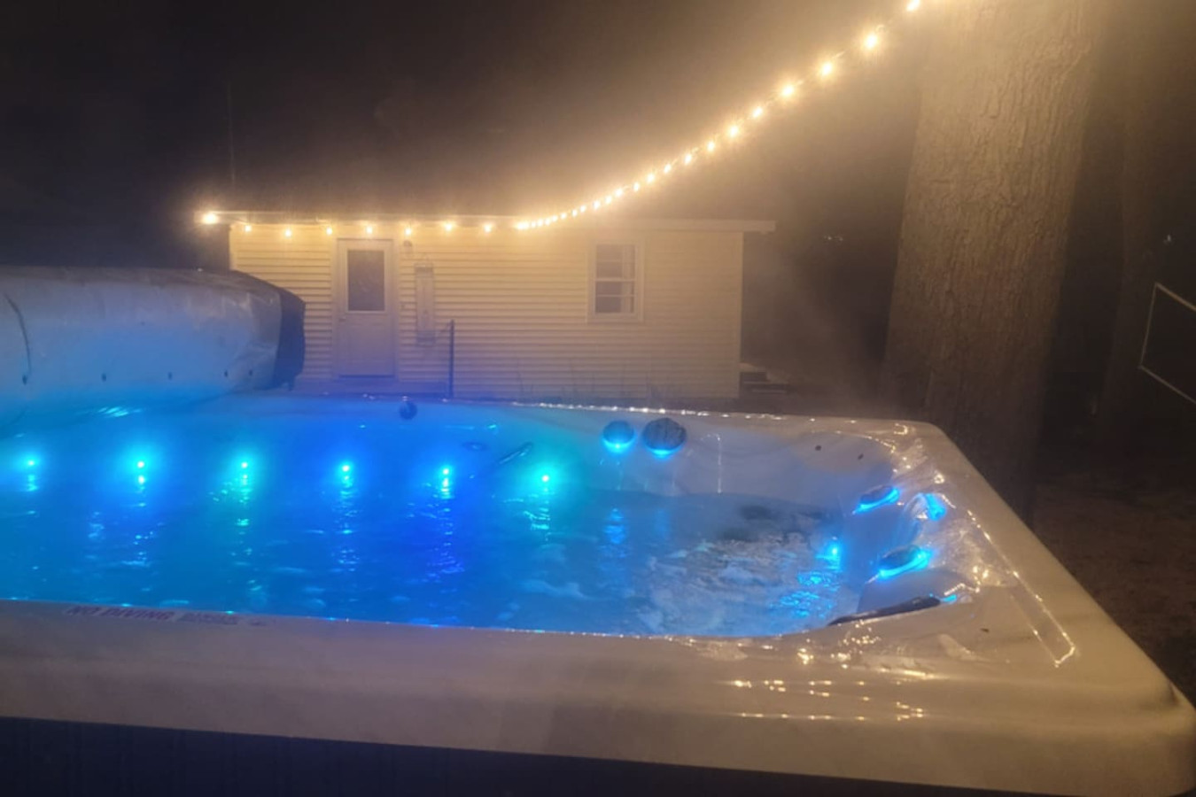 Lakefront King bed firept, hot swim pool spa, swim