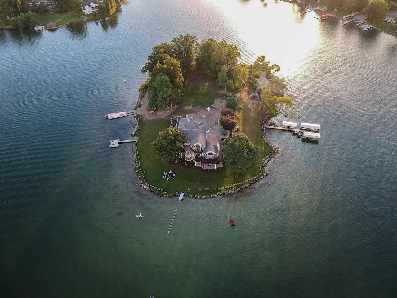 Paradise Island the real fantasy Nou'veau riche