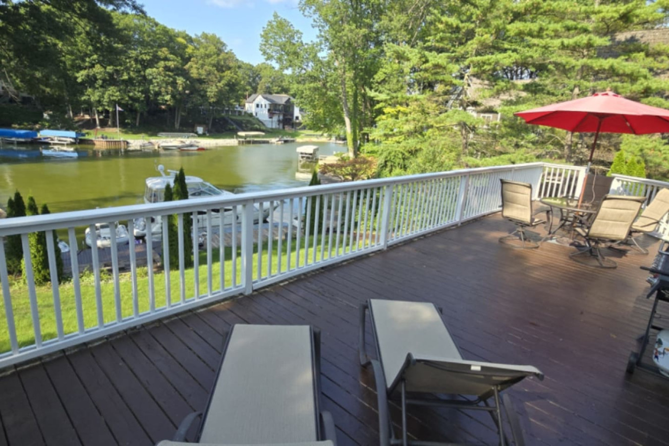 Waterfront  Spring Lake hot tub, firepit, grill