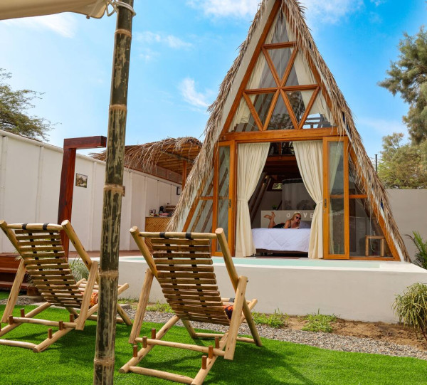 Love Shack/Pool/Parking/BBQ/Private Paradise
