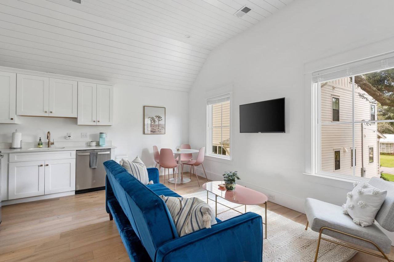 Old Village Guest House - 5 Mins To The Beach! - Mount Pleasant, SC