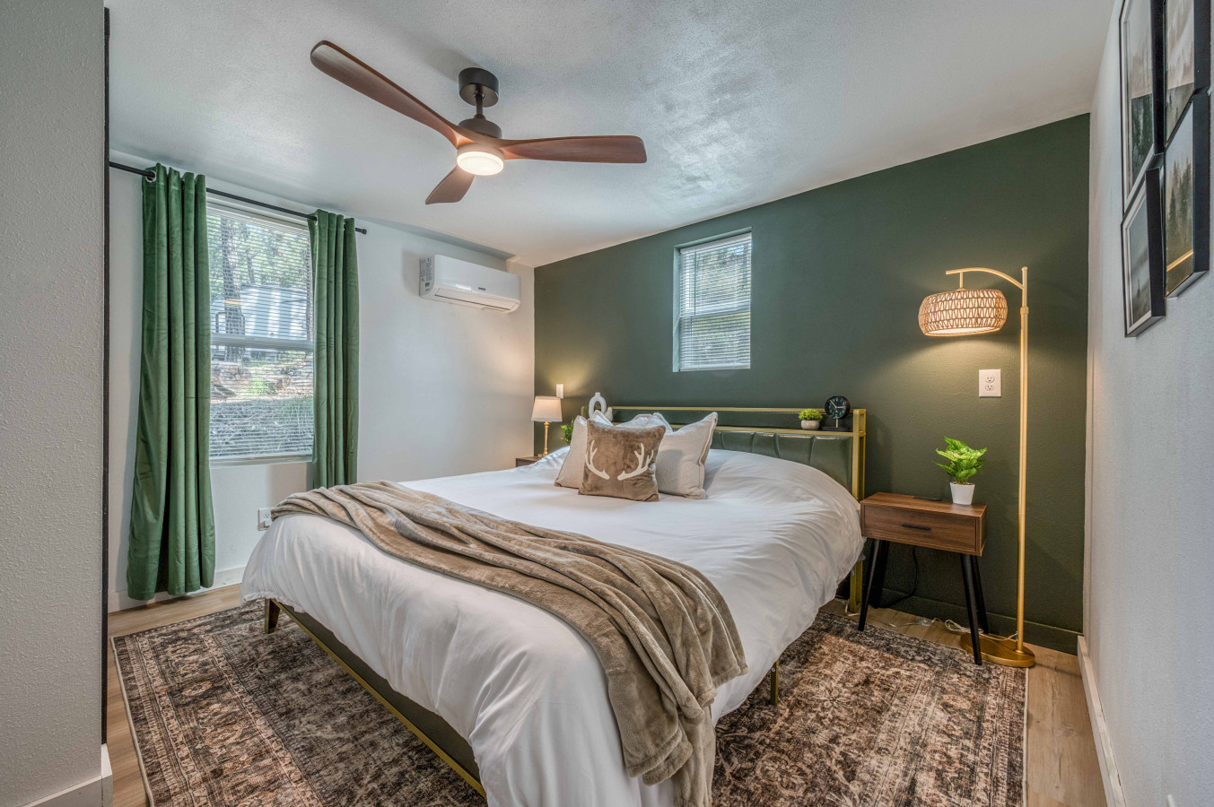 Pinewood Hideaway