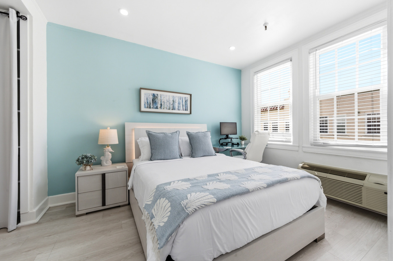 Luxurious 2br Retreat On Palm Beach Island - Palm Beach, FL