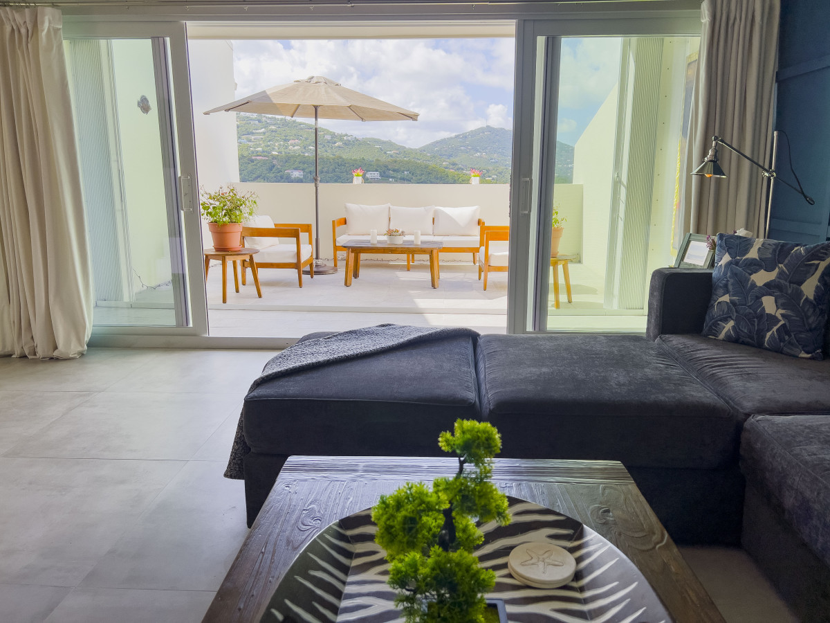 Modern 2 Bedroom Overlooking Magens Bay 6