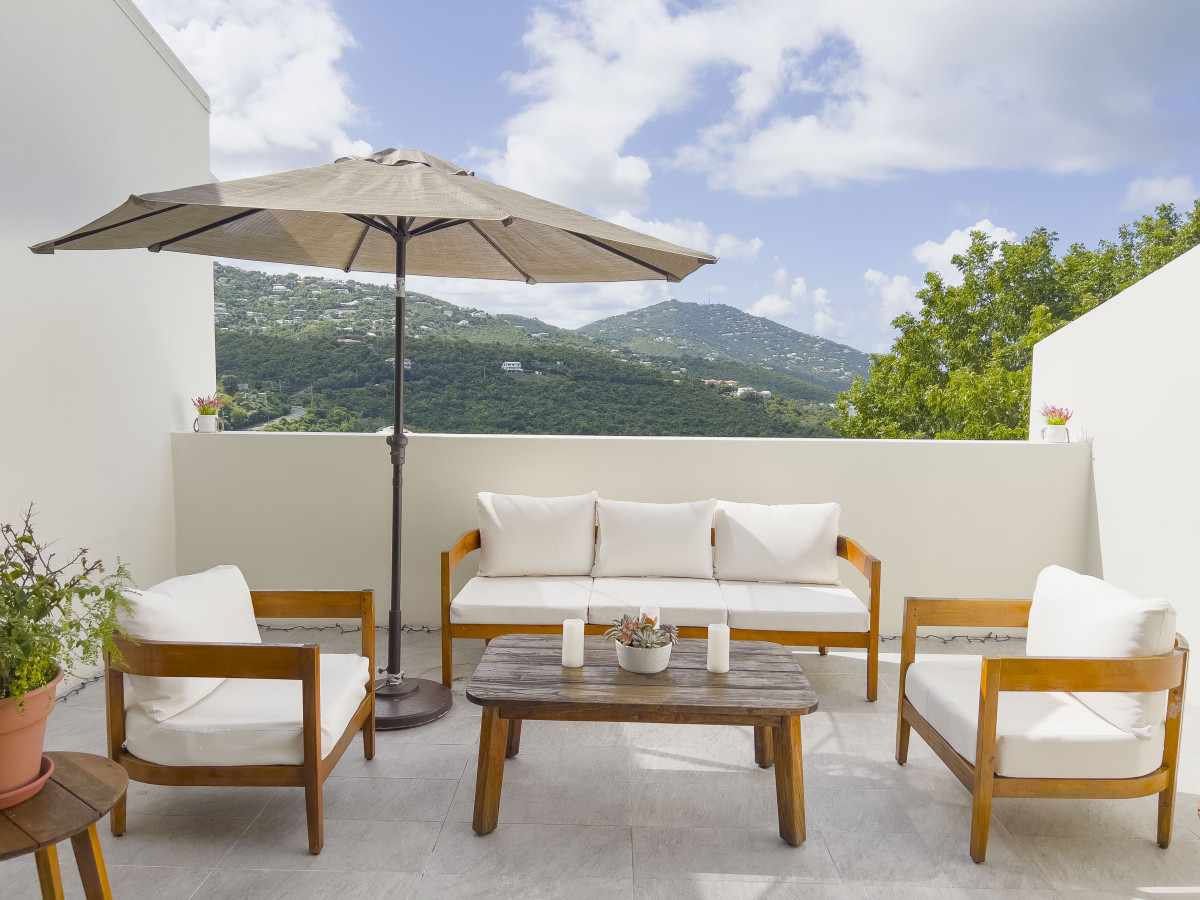 Modern 2 Bedroom Overlooking Magens Bay 3