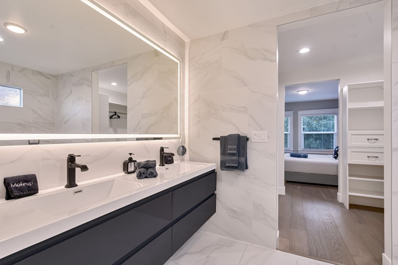 Spacious Hollywood Home photo 3