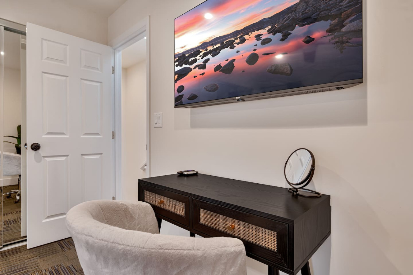 Lux 3BR w/ King Beds & Fire Pit photo 4