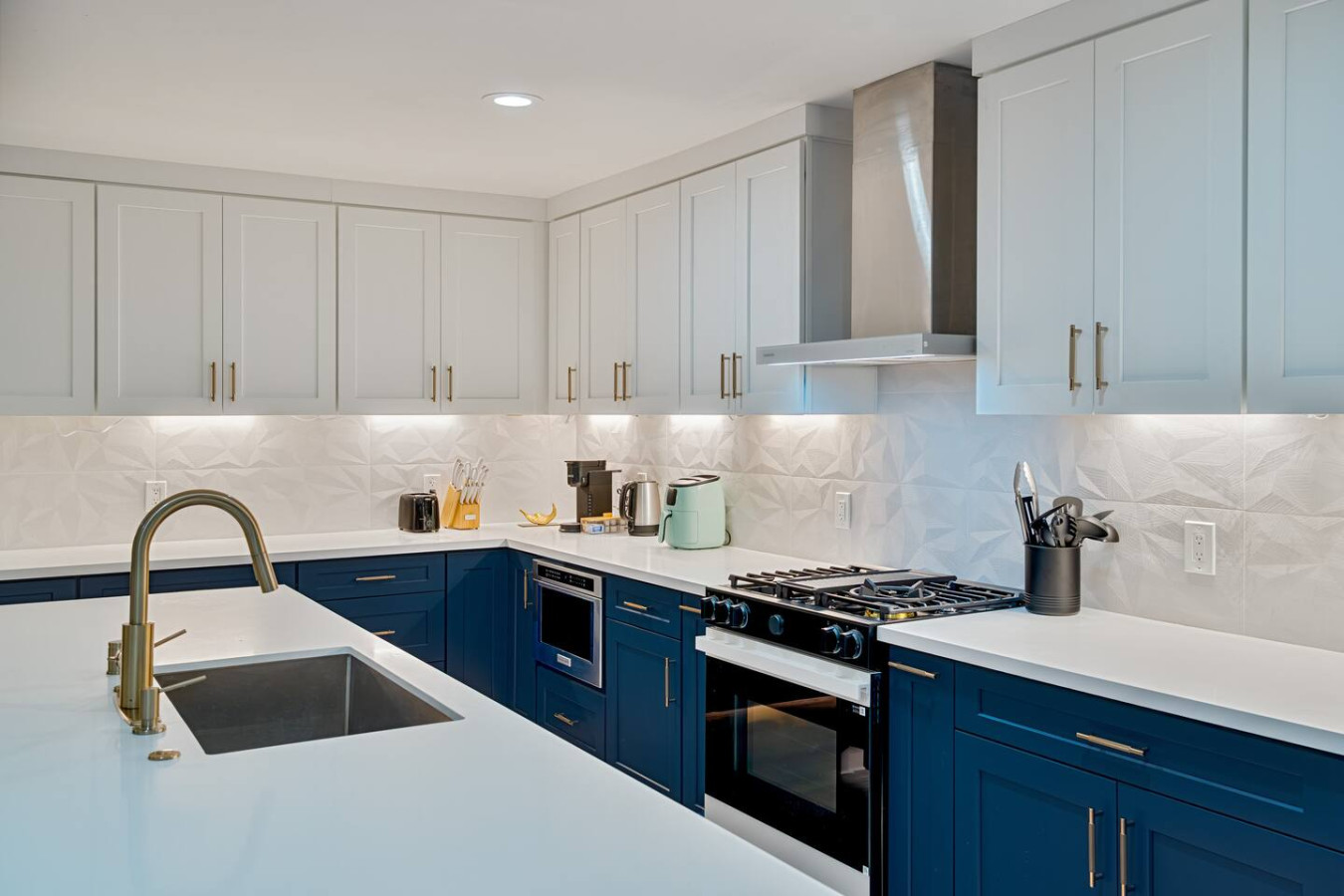 Modern 3BR Retreat photo 5