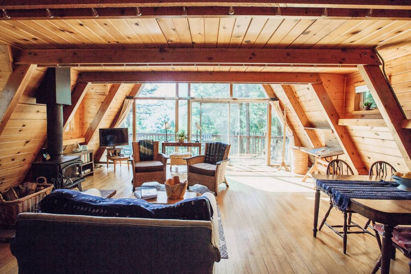 Serene A-Frame Escape Overlooking Shasta Lake 2