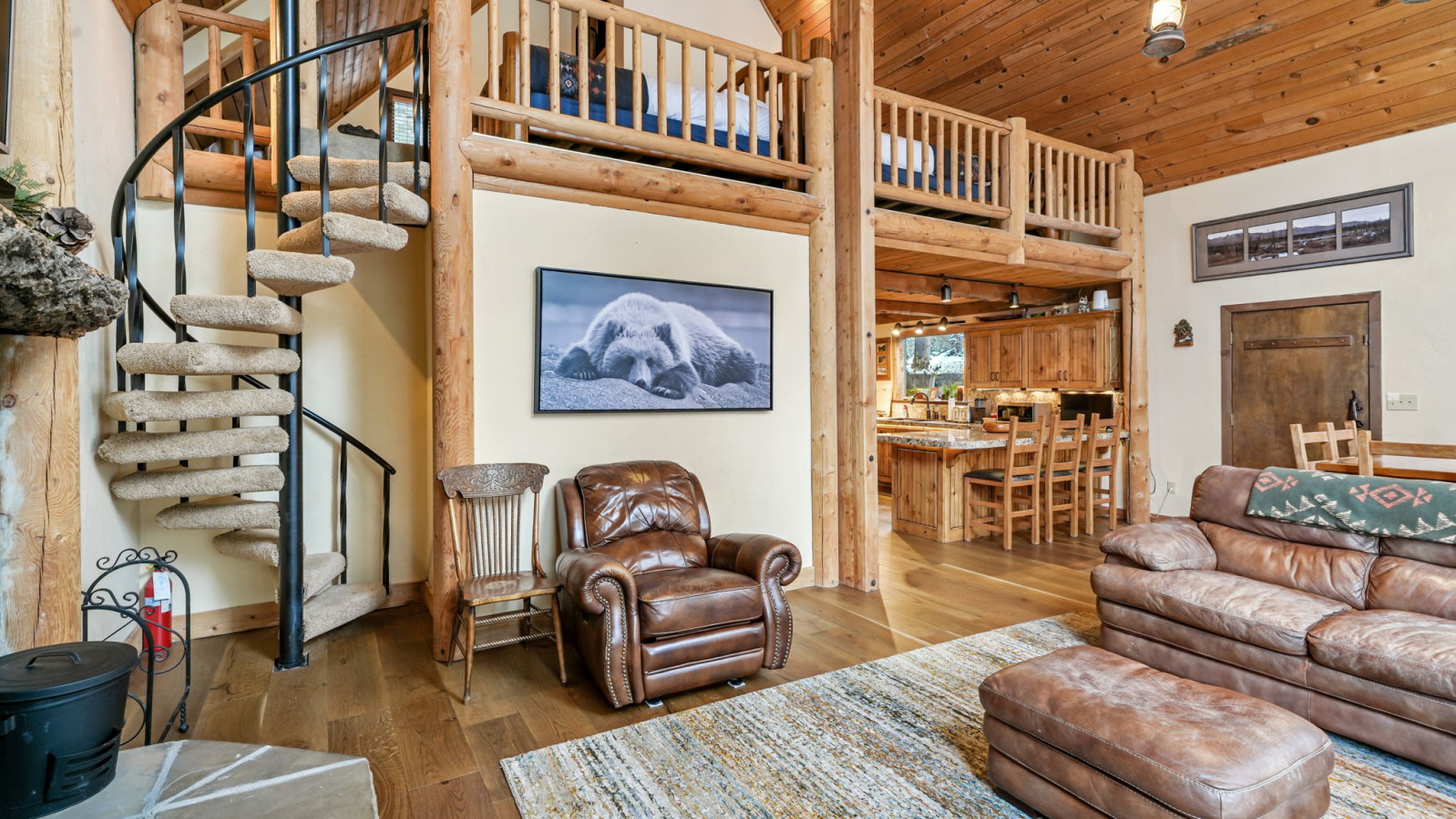 Bear Tooth Lodge w/ Hot Tub & Stuart Falls Views 6