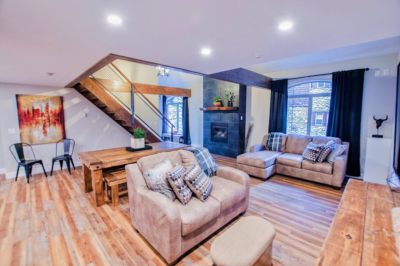 Luxurious Mountain Retreat With Pool And Hot Tub - Exquisite Cozy Escape - Canada