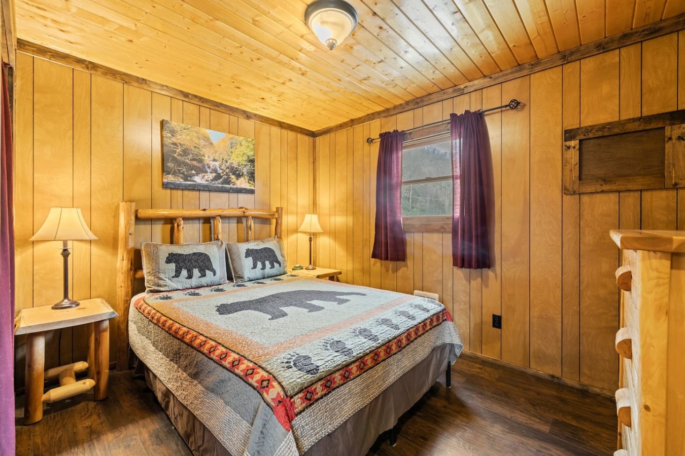 Bedroom with cozy queen bed