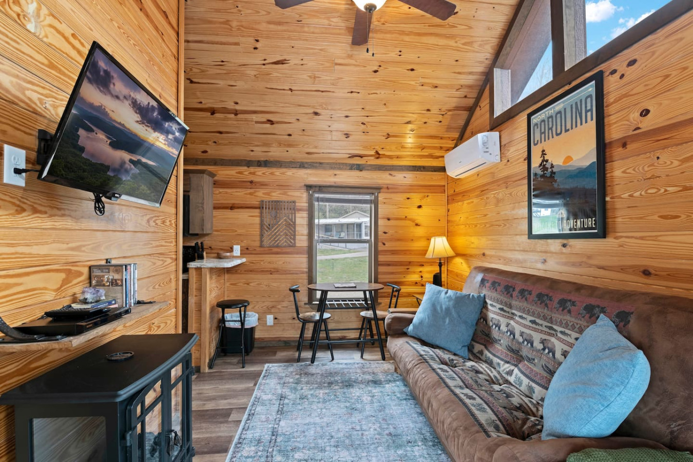 Riverfront Cabin | Fish, Hike & 5 Min to Sylva photo 3