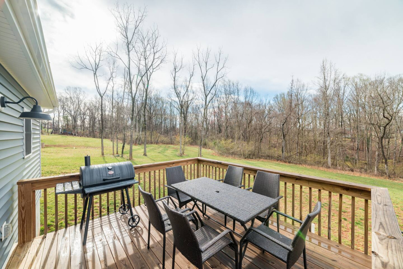 Step onto this delightful outdoor space and be greeted by comfortable seating and a grilling station. Whether you're hosting a barbecue with friends or simply enjoying a family meal alfresco, our terrace offers the perfect setting.