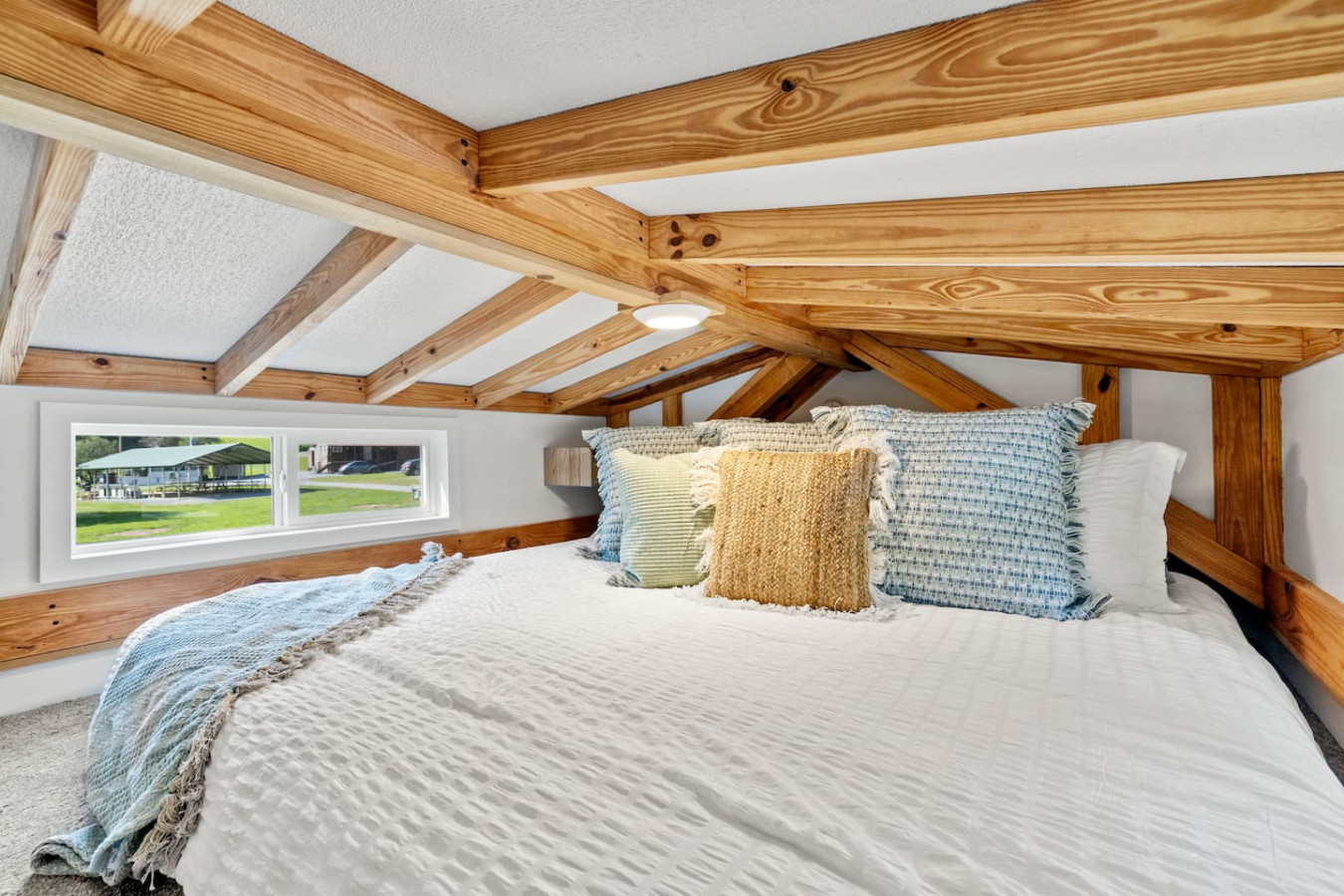 Cozy King Bed!