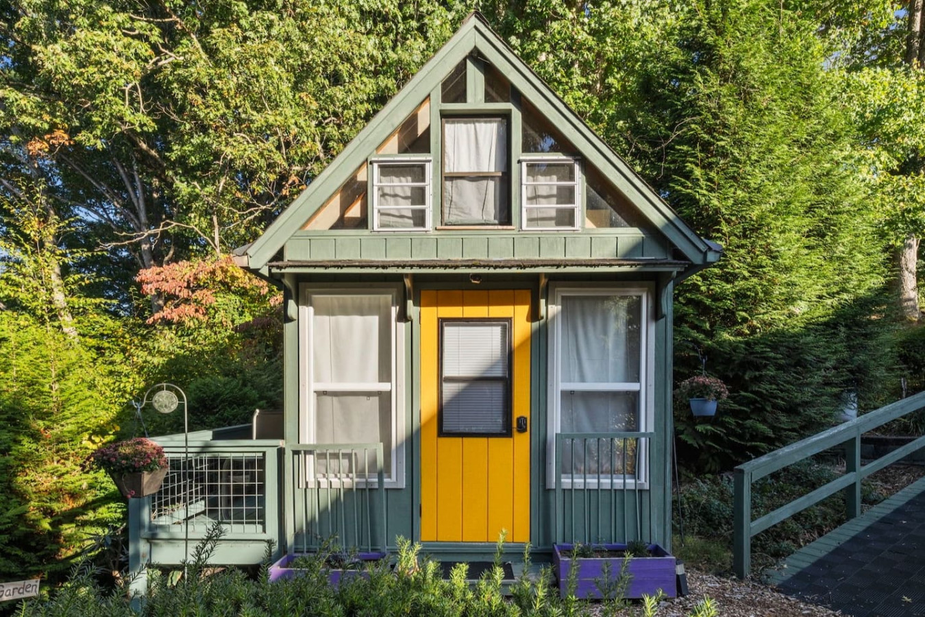 An experience you won't forget at this quaint, cozy tiny house in walking distance to Canton!