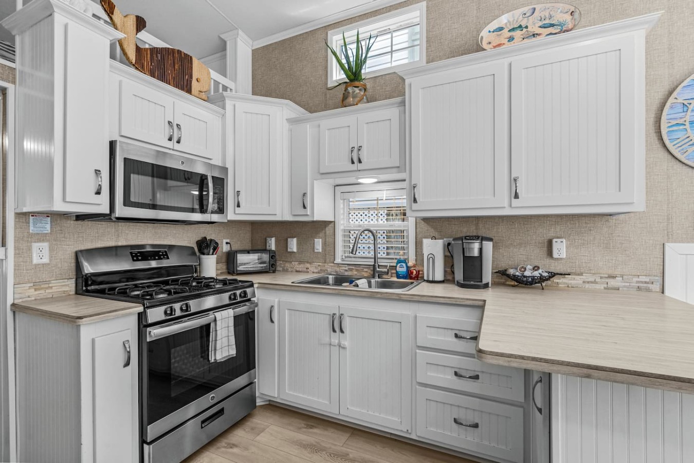 Ocean Lakes Getaway | Beach Access & Outdoor TV photo 4
