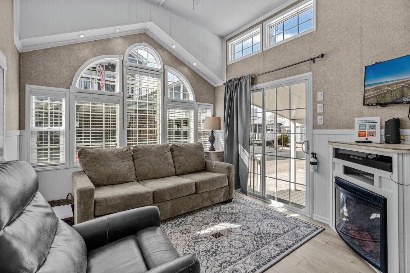 Ocean Lakes Getaway | Beach Access & Outdoor TV photo 2