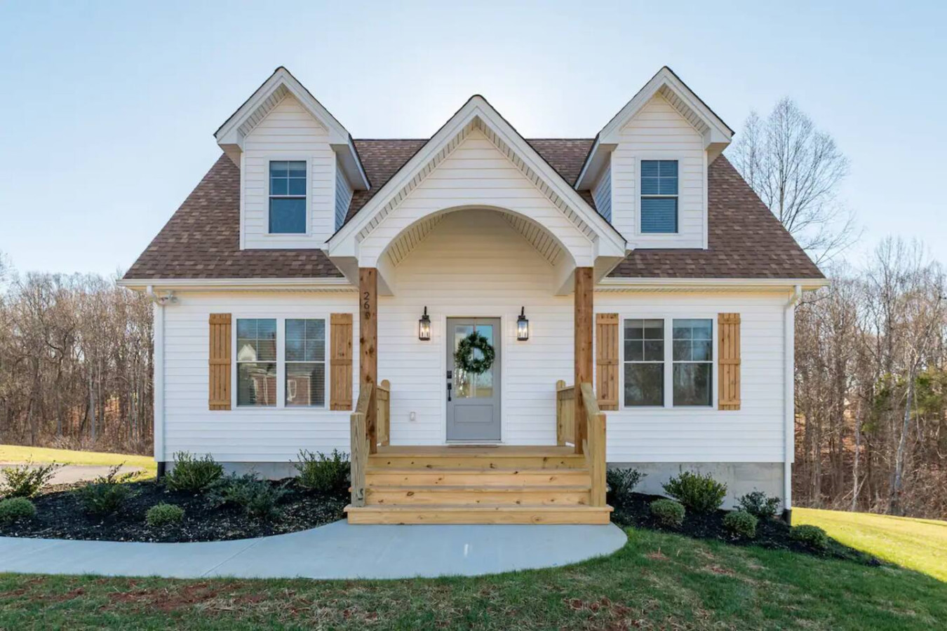 Golden Jewel (3BR, 3BA, 7 beds, sleeps up to 10)