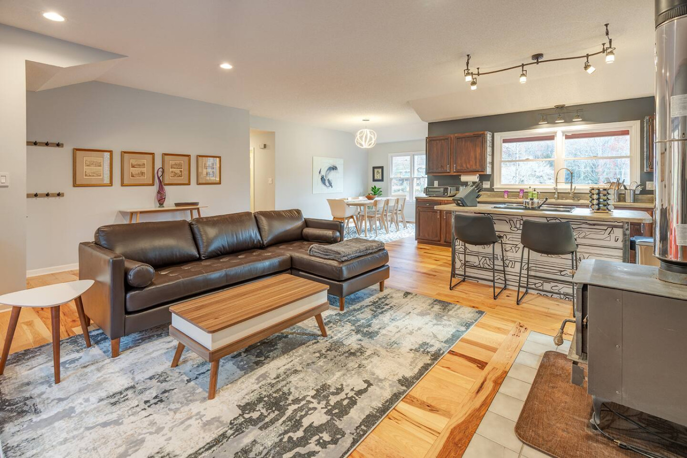 Majestic Cabin | Hot Tub, Mtn Views & Game Room photo 4