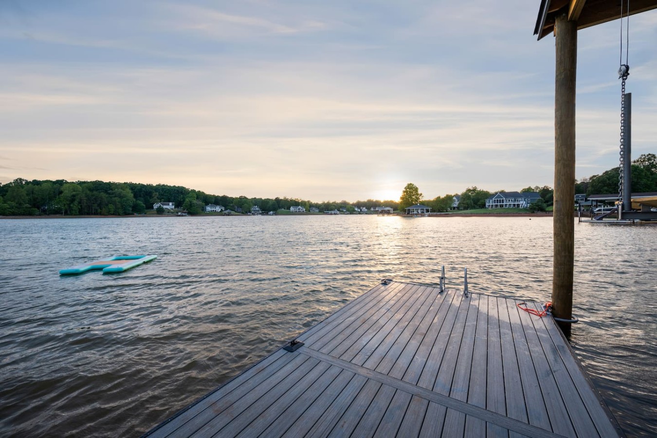 Luxury Lakefront | Hot Tub, Fire Table & Theatre photo 5