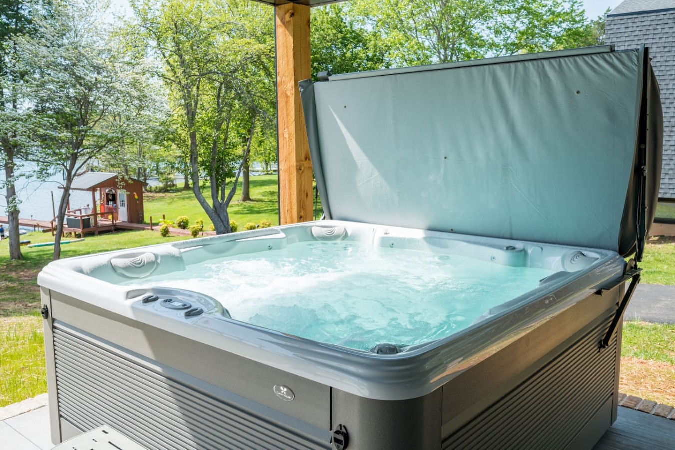 Luxury Lakefront | Hot Tub, Fire Table & Theatre photo 4