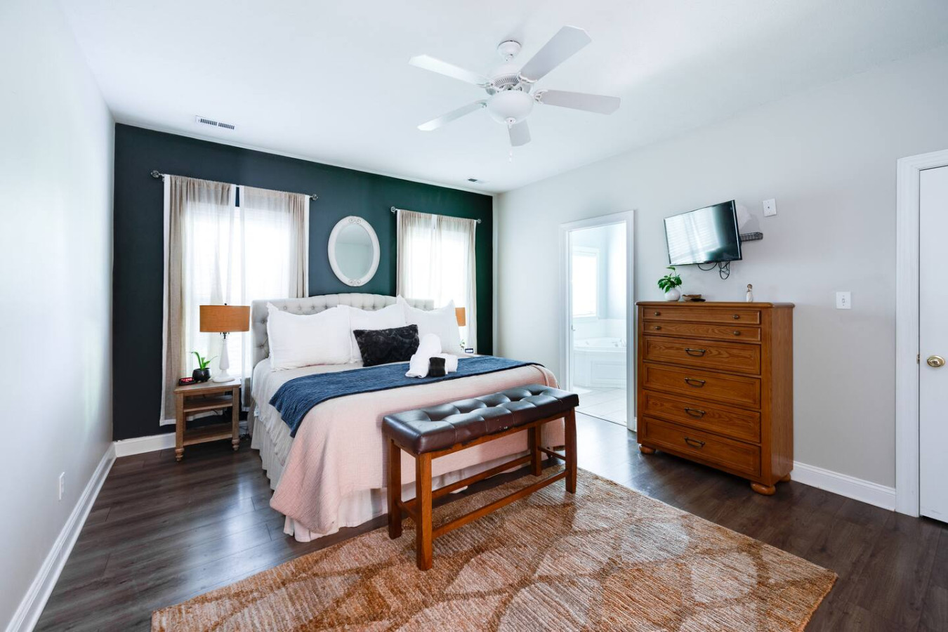 The Wyndsong | Cozy Patio, Fire Pit & Work Space photo 2