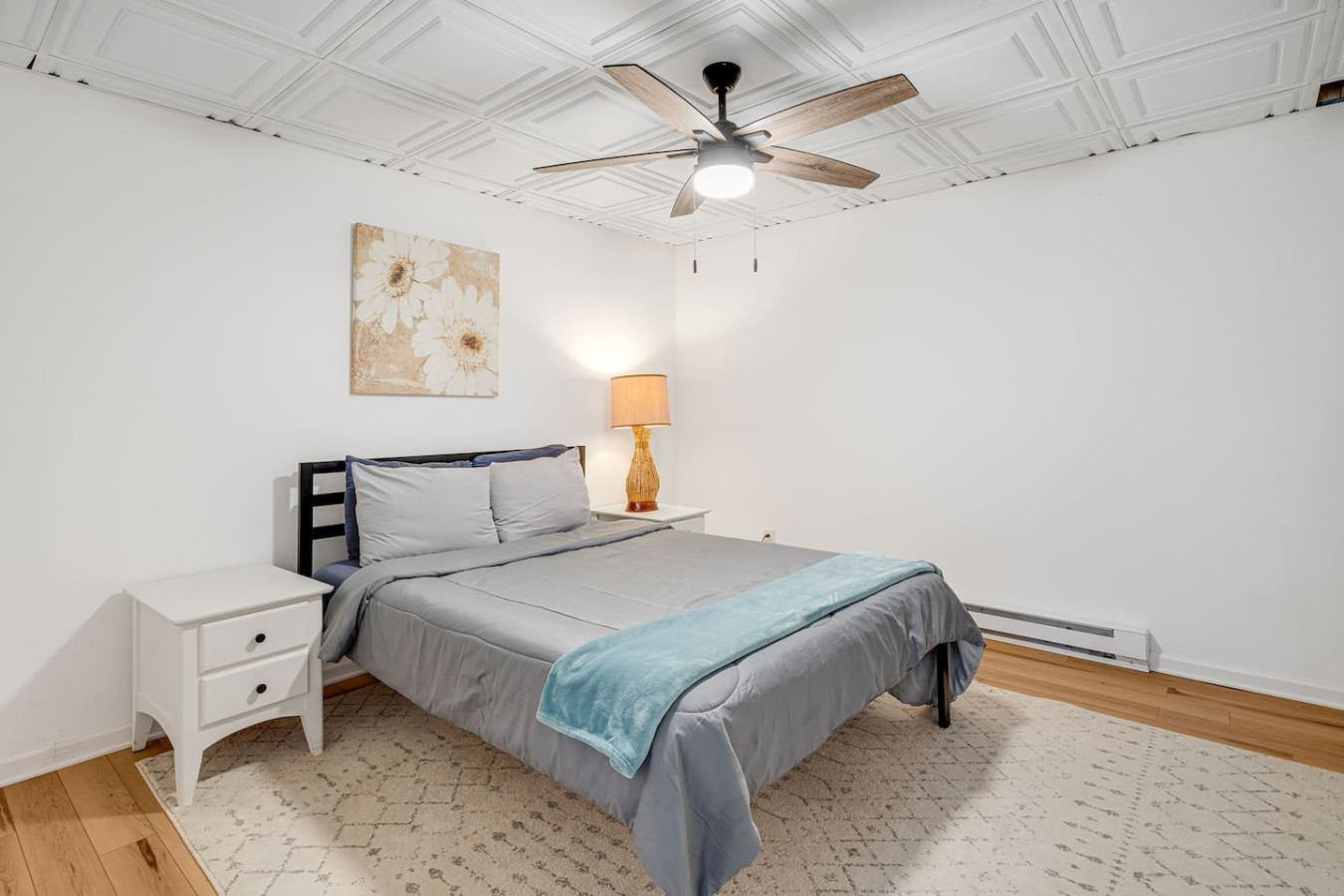 Bedroom 1: Queen Bed