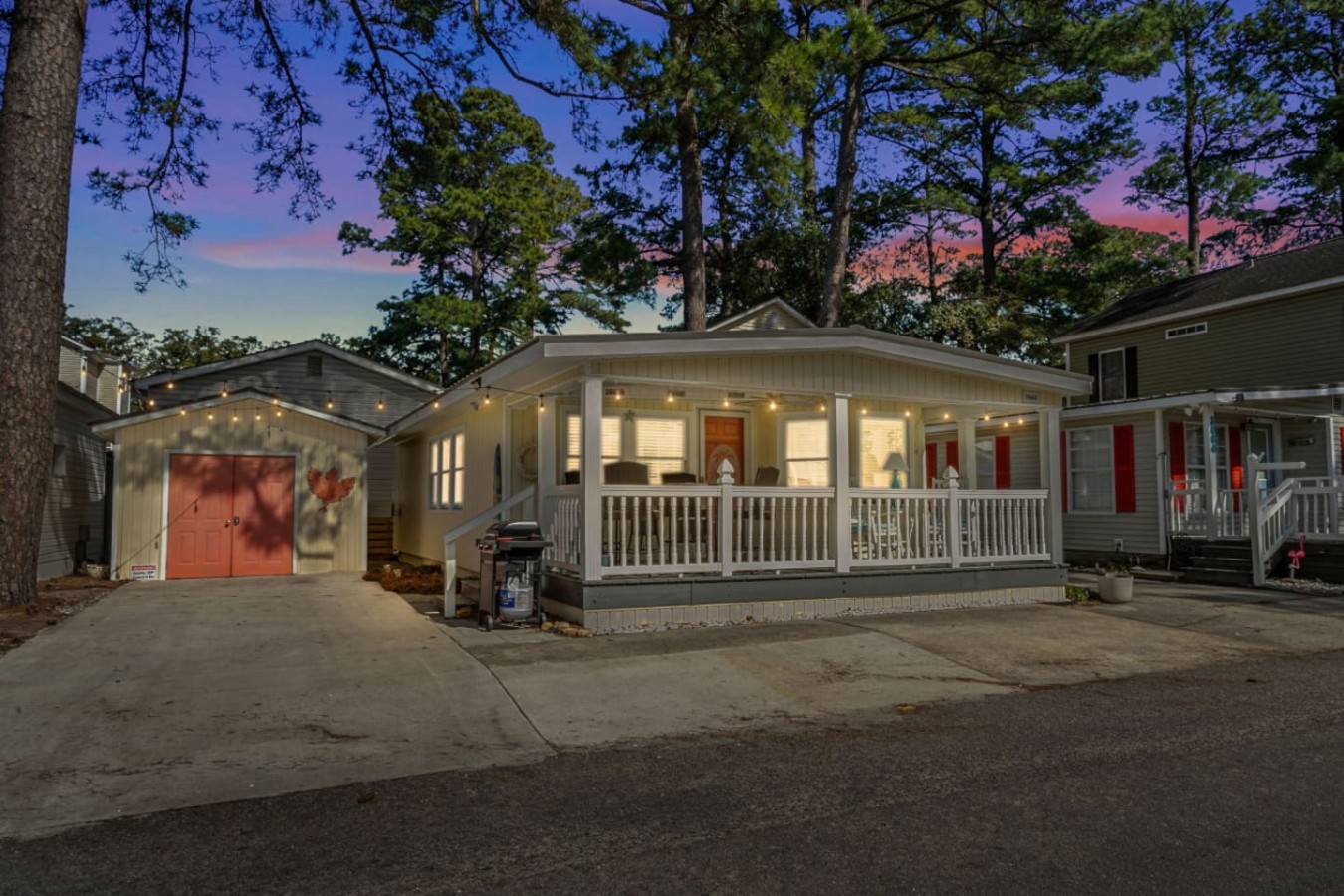 Welcome to our cozy cottage! ✨ Nestled among the trees with a cozy porch, this retreat is all about comfort and style.