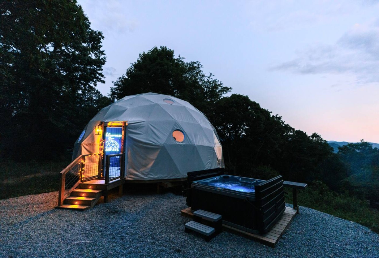 Asheville Luxury Glamping Dome | Mtn View, Hot Tub photo 5