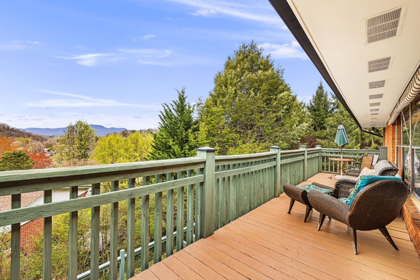 The Crows Nest Apt; Asheville; Smoky Mtns photo 3